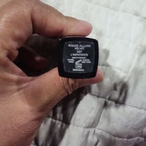 CHANEL Rouge Allure Velvet Lipstick - L'Impétueuse